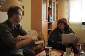 Ika Plevnik, Anže Sobočan na snemanju filma Prazne sobe (2017).