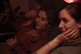 Suzana Krevh, Lara Maria Vouk in Zemljo krast (2025).