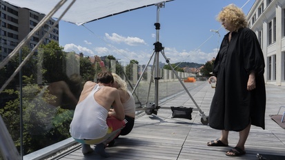 Tijana Zinajić na snemanju filma Azra (s.d.).
