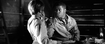 Wayne T. Carr, Tilen Lapajne v filmu Kdo se boji črnega moža? (2012).