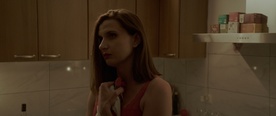 Laura Ivančič v filmu Nekaj rdečega (2026).