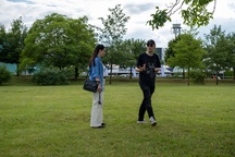 Jan Fabris, Maša Grošelj on the set of Voajerka (2024).