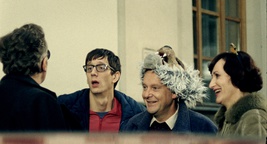 Jurij Drevenšek, Peter Musevski, Saša Pavček, Jonas Žnidaršič v filmu Kruha in iger (2011).