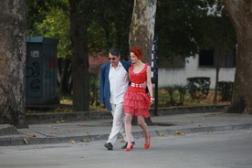 Predrag Manojlović, Jelena Stupljanin na snemanju filma Cirkus Columbia (2010).