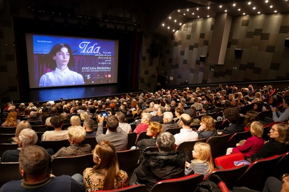 fotografija dogodka Ida, ki je pela tako grdo, da so še mrtvi vstali od mrtvih in zapeli z njo (2025)