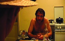 Kader iz filma Norega se metek ogne (2005)
