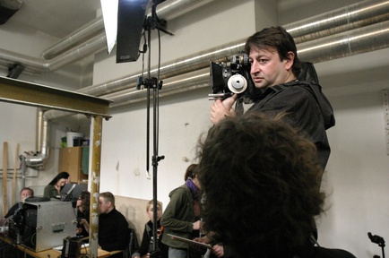 Aleš Belak na snemanju filma Delo osvobaja (2004).