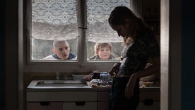 Eliška Křenková, Tomáš Mrvík, Jan Uher in Všechno bude (2018).