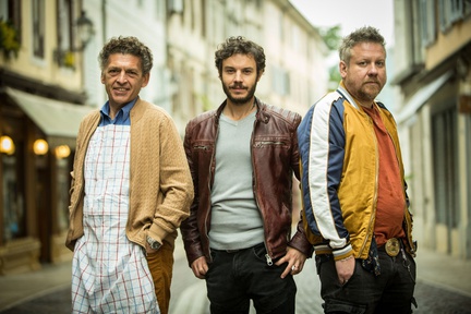 Francesco Borchi, Ninni Bruschetta, Gianluca Gobbi na snemanju filma Nekoč so bili ljudje (2021).