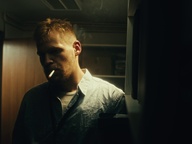 Domen Puš v filmu Sužnji (2025).