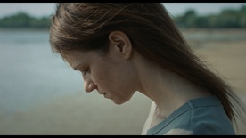 Nika Rozman v filmu Drobna ptica (s.d.).