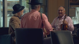 Still frame Poslušaj! (2025)