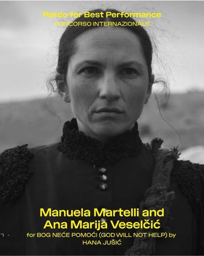 Plakat: Bog neće pomoći (2025). Na fotografiji: Manuela Martelli