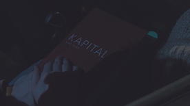 Still frame Nikomur ne povej (2026)