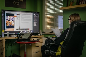 Lana Bregar na snemanju filma Fatamorgana (2021).