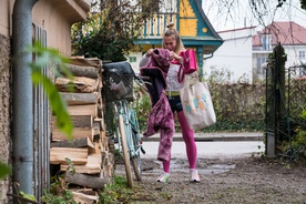 Lea Cok on the set of Prasica, slabšalni izraz za žensko (2021).