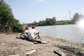 Still frame Nikamor 13:22 (2011)