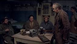 Ivo Ban, Gašper Jarni, Anuša Kodelja, Miranda Trnjanin, Gregor Čušin v filmu Živali, pozdrav! (2018).