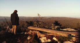 Emil Køster v filmu The Stranger (2023).