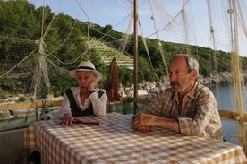 Lenča Ferenčak, Brane Grubar on the set of Morje v času mrka (2008).