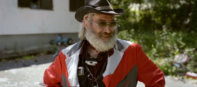 Zdenko Šturman v filmu V senci kletk je najhladneje (2016).