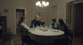 Jenovéfa Boková, Daniel Kadlec, Martin Pechlát, Eliška Křenková in Rodinný film (2015).
