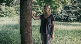 Sara Horžen v filmu Modri zajček (2019).