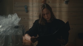 Lea Cok v filmu Belo se pere na devetdeset (2025).