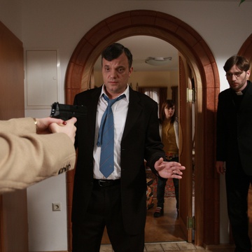 Pina Bitenc, Valter Dragan, Polona Juh, Dejan Spasić v filmu Volilni molk (2009).