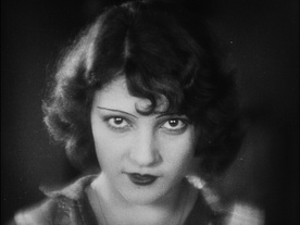 Ita Rina v filmu Erotikon (1929).