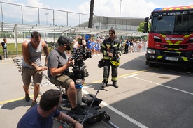 fotografija s snemanja Smrdljivc (2025)