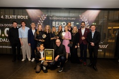 100.000 gledalcev in četrta Zlata rola filmu Belo se pere na devetdeset