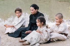 Manuela Martelli on the set of Bog neće pomoći (2025).