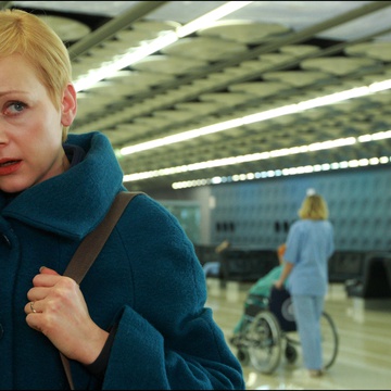 Polona Juh v filmu Lahko noč, gospodična (2011).