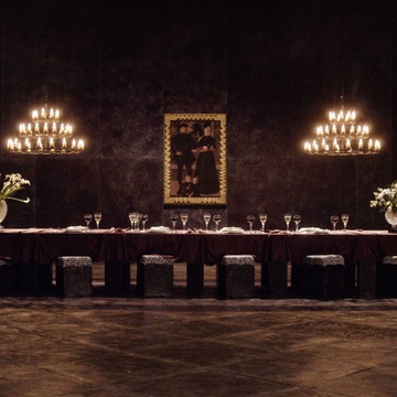 Still frame Človek s senco (2019)