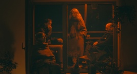 Andraž Jug, Suzana Krevh, Lara Maria Vouk, Tines Špik v filmu Zemljo krast (2025).