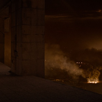 Still frame Človek s senco (2019)