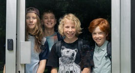 Youri Friderich, Niko Lemark, David Trontelj, Kaja Šuštar on the set of Igrišča ne damo! (2024).