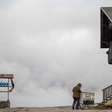 Vincenzo Nemolato in Una nuova vita (2019).