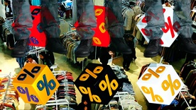 Kader iz filma slatkor ~ BTC GRL GNG (2025)