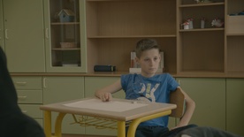 Ledri Gashi v filmu Novi sošolci (2025).