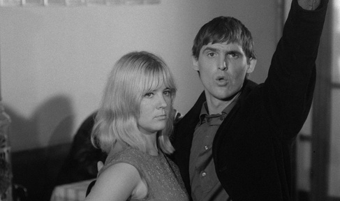 Kader iz filma Po isti poti se ne vračaj (1965)