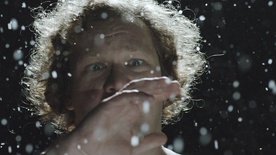 Primož Pirnat, Maks Sušnik v filmu Svetlo črna (2014).