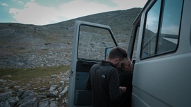 Petra Seliškar on the set of Gora se ne bo premaknila (2025).