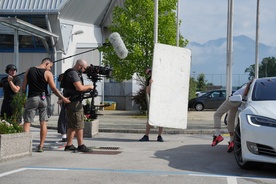 fotografija s snemanja Smrdljivc (2025)