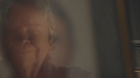 Marjeta Hajnšek v filmu Konec (2016).