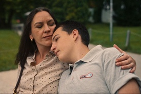 Tamara Avguštin, Emil Kulović in Čakam na vlak (2025).