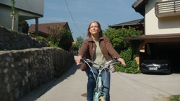 Ana Hribar v filmu Takšno je življenje (2025).