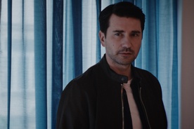 Saša Tabaković v filmu Nočko, mami! (2021).