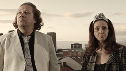 Primož Pirnat, Lučka Počkaj, Maks Sušnik v filmu Svetlo črna (2014).